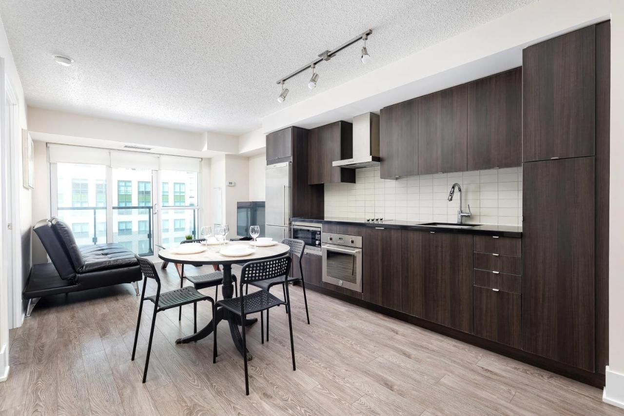 Across From The Cn Tower, Metro Toronto Convention Centre And Rogers Centre In Downtown Toronto Core Apartamento Exterior foto