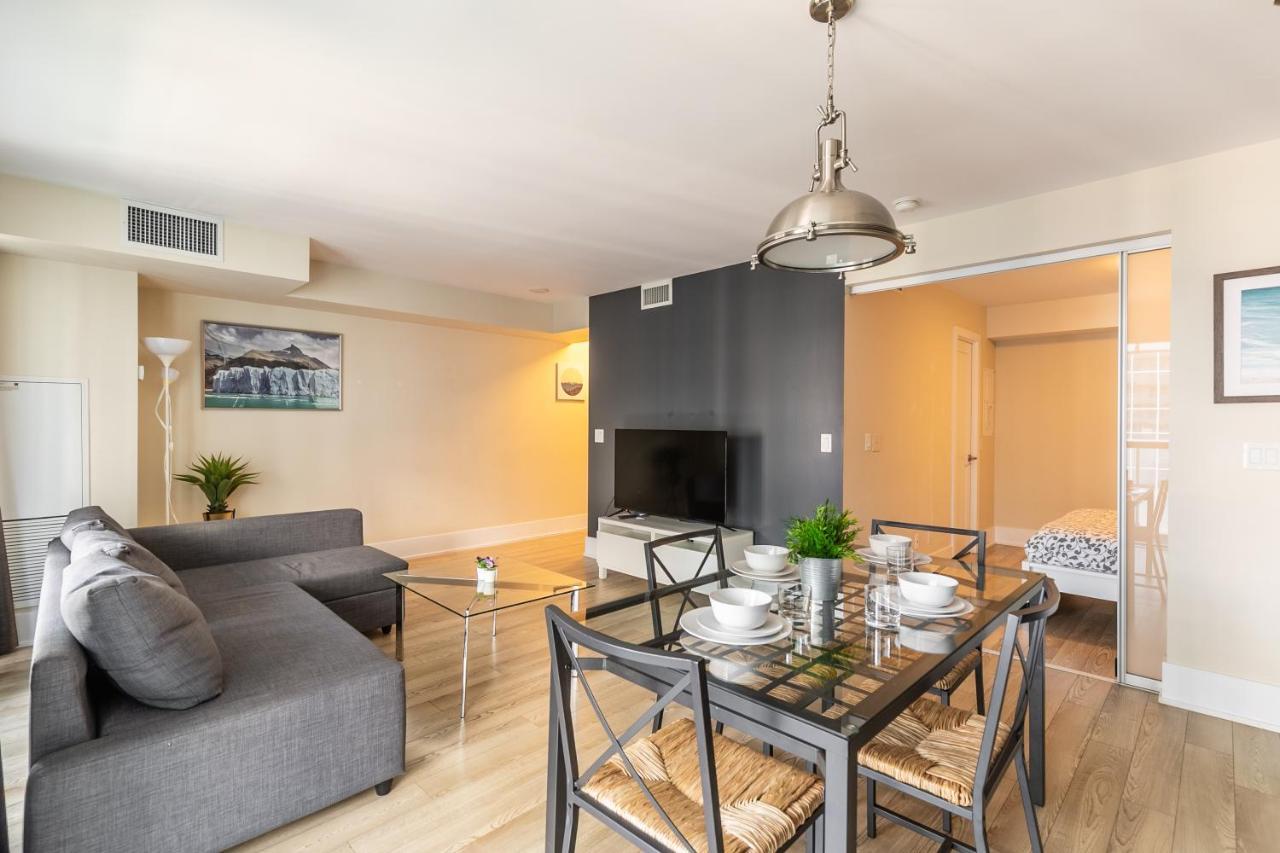 Across From The Cn Tower, Metro Toronto Convention Centre And Rogers Centre In Downtown Toronto Core Apartamento Exterior foto